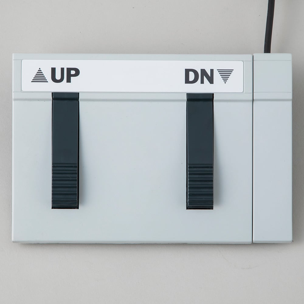 { Electric Lifting Workbench Foot Switch Type 900 x 600 x 6101260 mm }